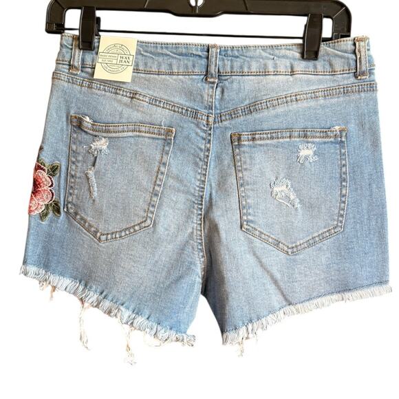 Wax JeanEmbroidered Denim Shorts size M - Picture 6 of 11